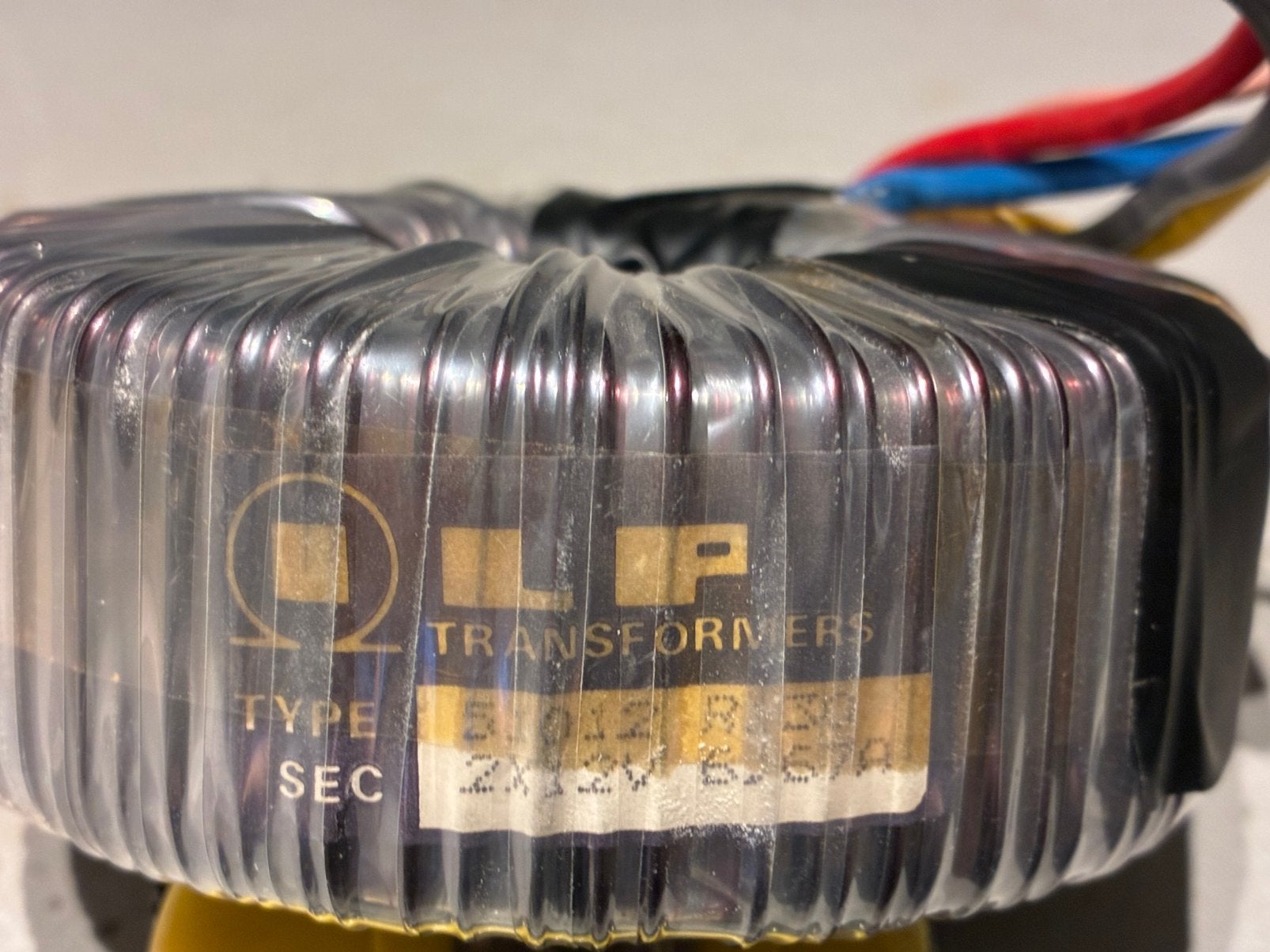 Ringkerntransformator merk IL IP, Hobby en Vrije tijd, Elektronica-componenten, Ophalen of Verzenden, Gebruikt