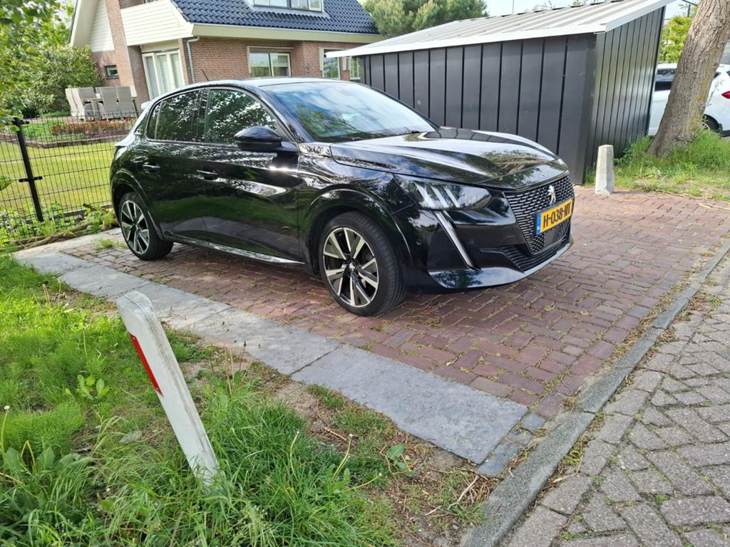 Peugeot 208 1.2 Puretech 100pk Eat8 2020 Zwart, 100 pk, Origineel Nederlands, 1200 kg, Particulier