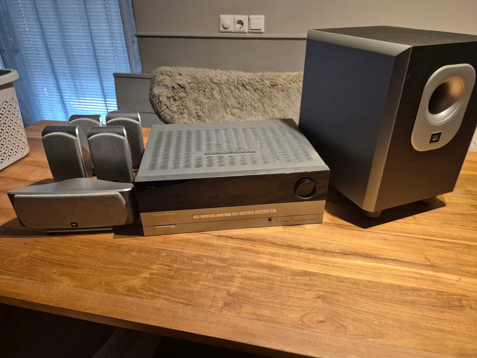 Harman Kardon AVR 137/230 met JBL 5.1 luidsprekersysteem, Audio, Tv en Foto, Home Cinema-sets, Gebruikt, Overige spelers, 5.1-systeem