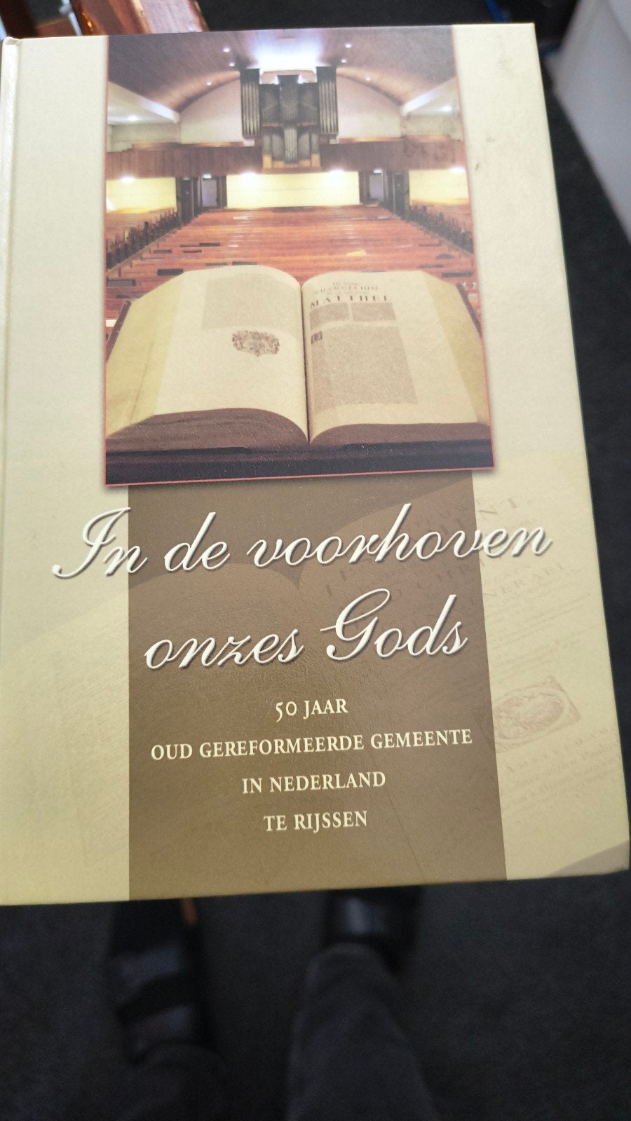 In de voorhoven onzes Gods. Oud Ger Gem Rijssen, Christendom | Protestants, Ophalen of Verzenden, Zo goed als nieuw, Kerkenraad Oud Ger Gem Rijssen