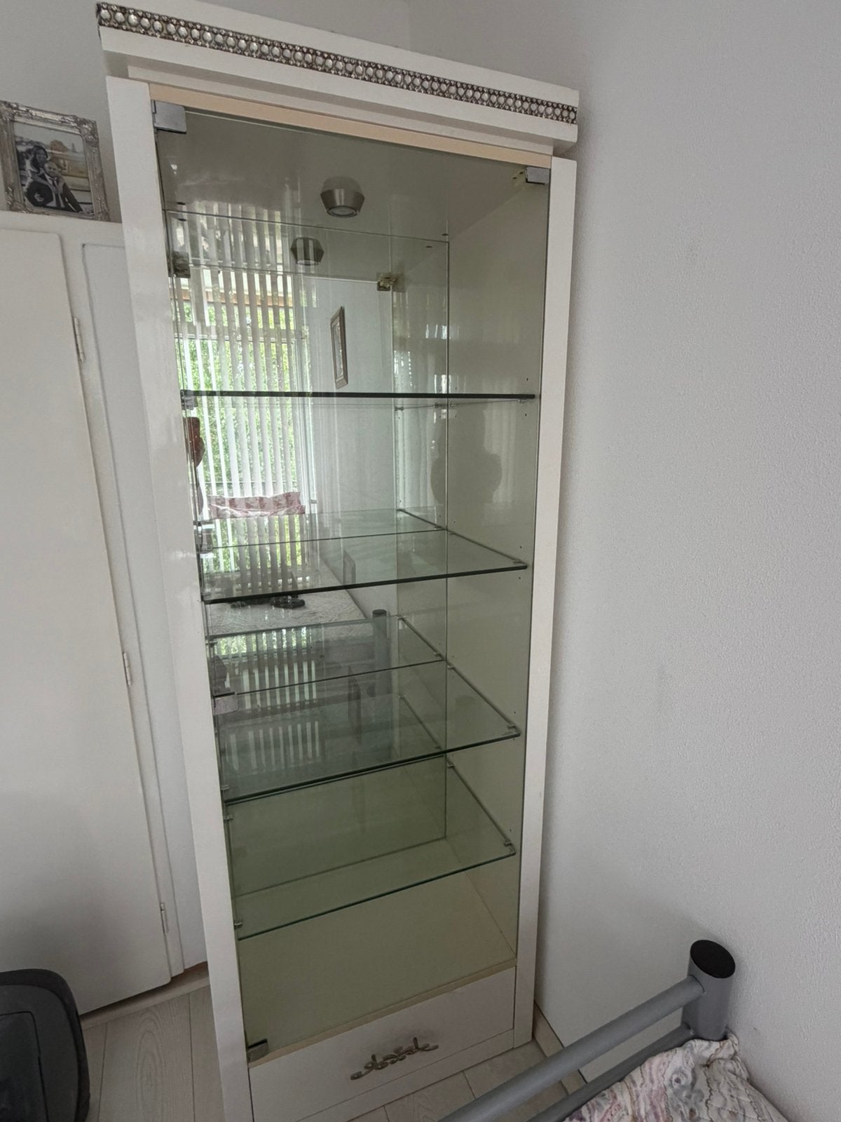 Gratis afhalen vitrinekast., Ophalen, 50 tot 100 cm, Zo goed als nieuw, 150 tot 200 cm