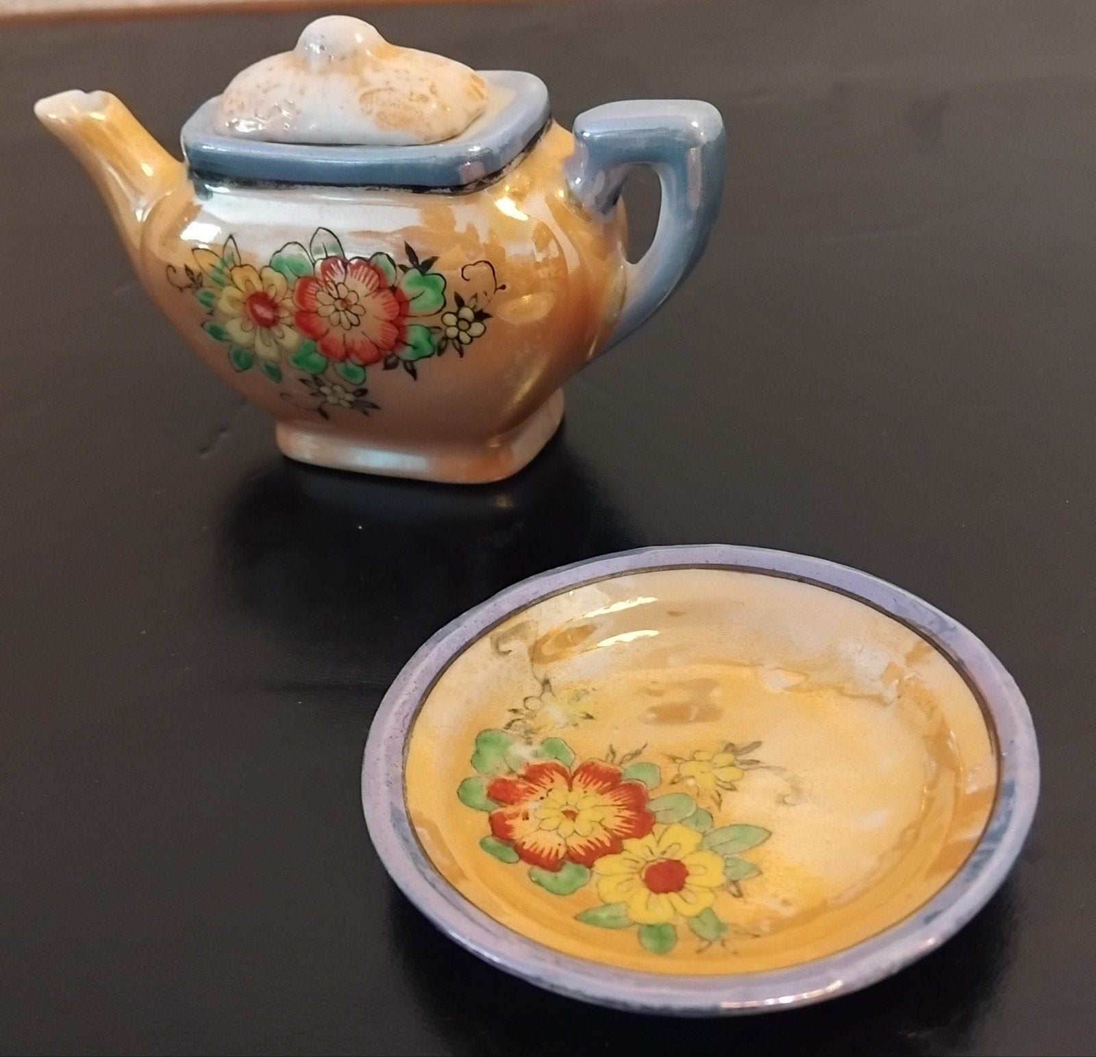 Vintage Mini Theepotje met Schoteltje - Bloemmotief, Ophalen of Verzenden