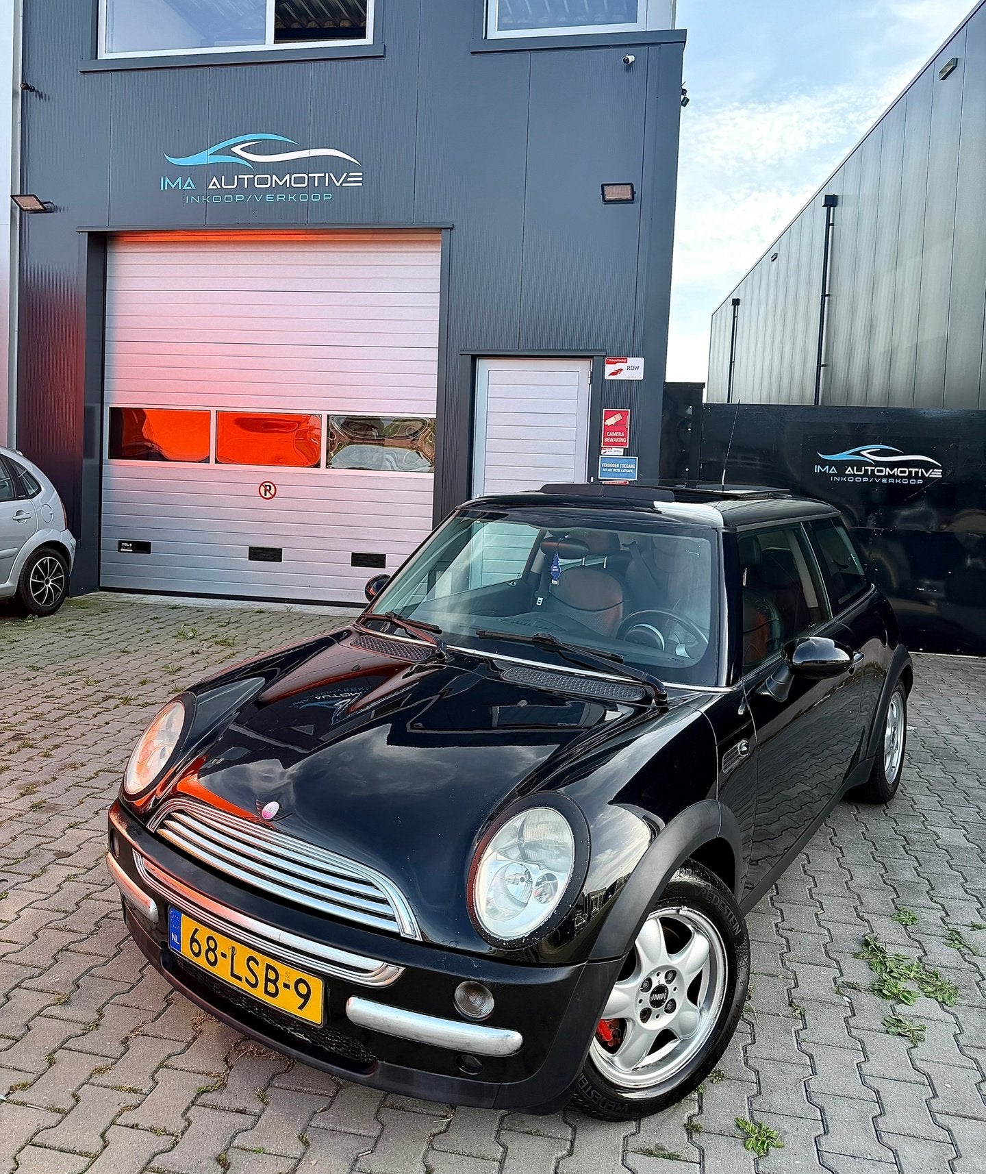 Mini 3-Deurs 1.6 Cooper Chili Panoramadak Leder Nieuwe APK, Voorwielaandrijving, Gebruikt, Zwart, 4 cilinders