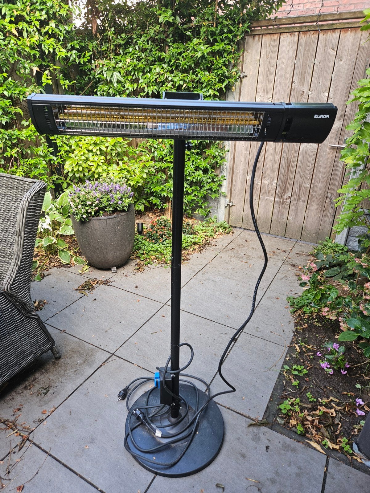 Eurom Golden 2500 Shadow Terrasverwarmer m Afstandsbedienin, Vloer, Zo goed als nieuw, Waterbestendig, Ophalen