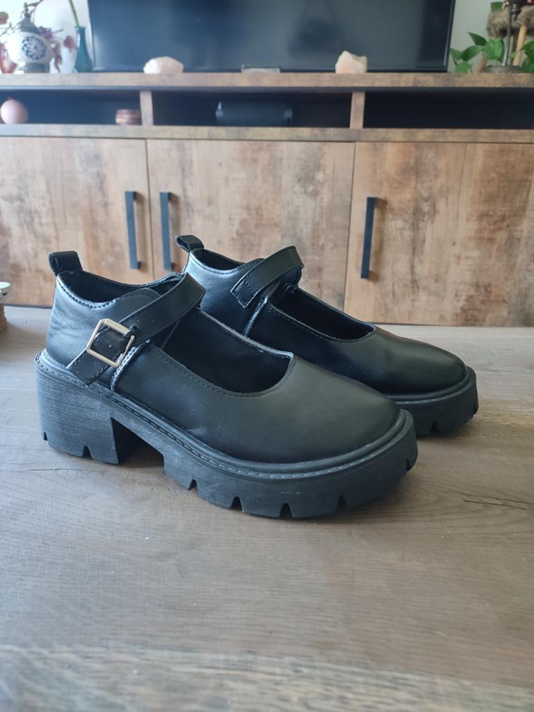 Zwarte Mary Jane schoenen met gesp, maat 38.5/39, Zwart, Overige typen, Ophalen of Verzenden, Zo goed als nieuw