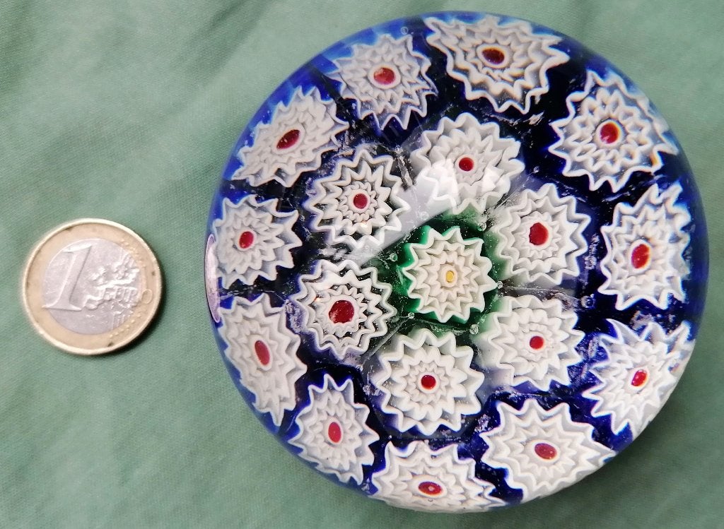Presse papier met millefiori, Antiek en Kunst, Antiek | Glas en Kristal, Ophalen of Verzenden