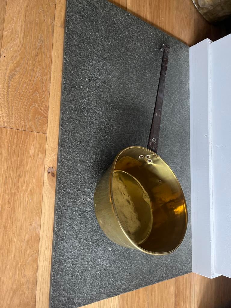 Antieke koperen pan met lange ijzeren steel, Antiek en Kunst, Ophalen, Koper