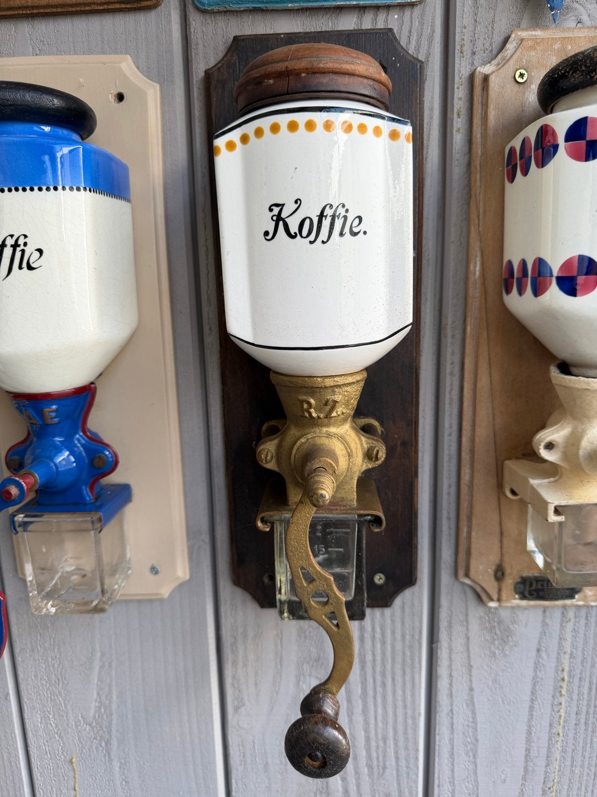 Antieke Wandkoffiemolen - Zeer Speciaal en Fijntjes, Antiek en Kunst, Antiek | Keukenbenodigdheden, Ophalen of Verzenden