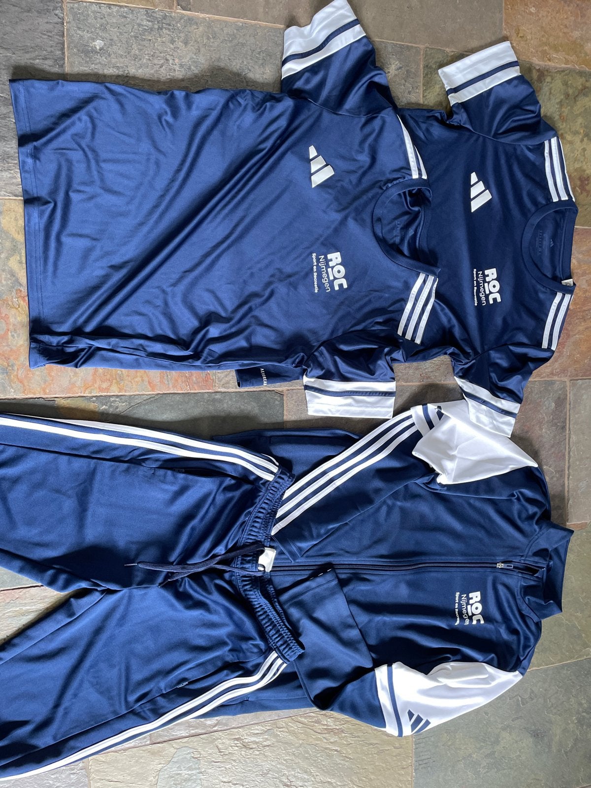 Sportkleding ROC Nijmegen:  opleiding Sport en recreatie, Ophalen of Verzenden, Zo goed als nieuw, Algemeen, Maat 48/50 (M)