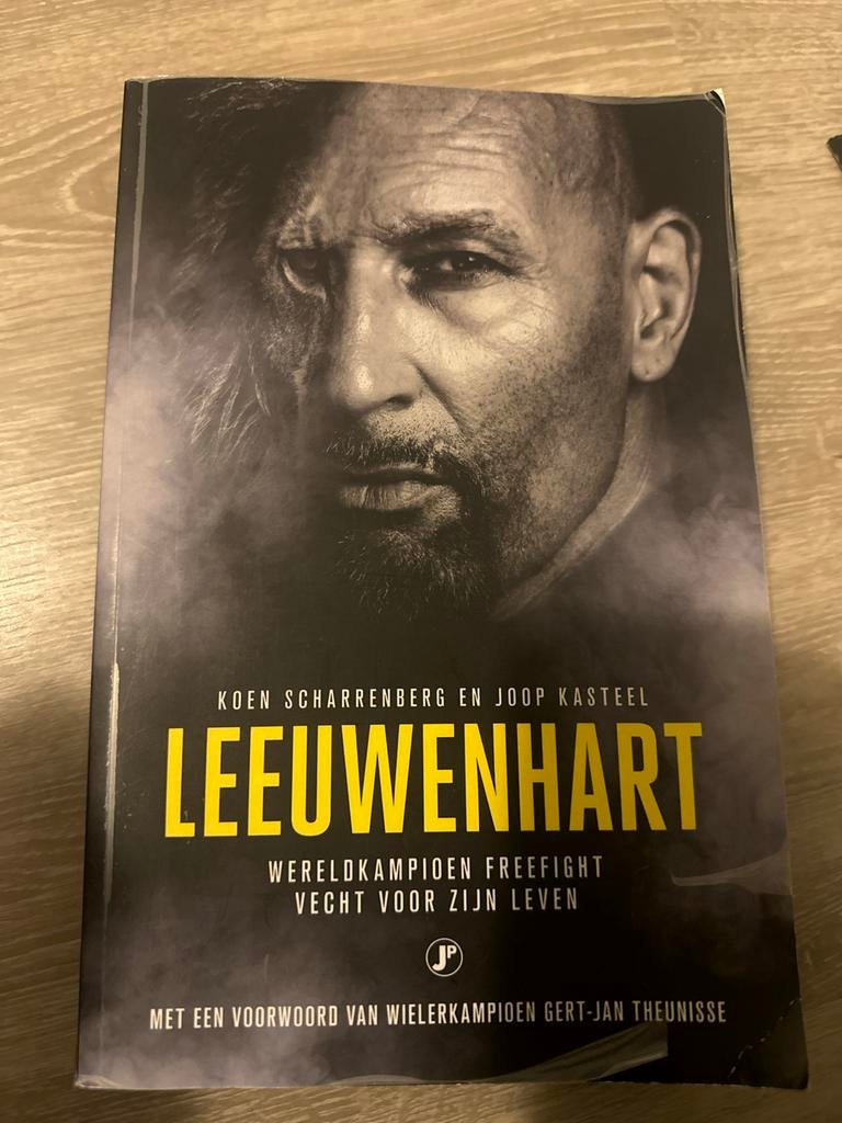 Leeuwenhart: Wereldkampioen Freefight Vecht voor zijn Leven, Boeken, Ophalen of Verzenden, Zo goed als nieuw, Sport