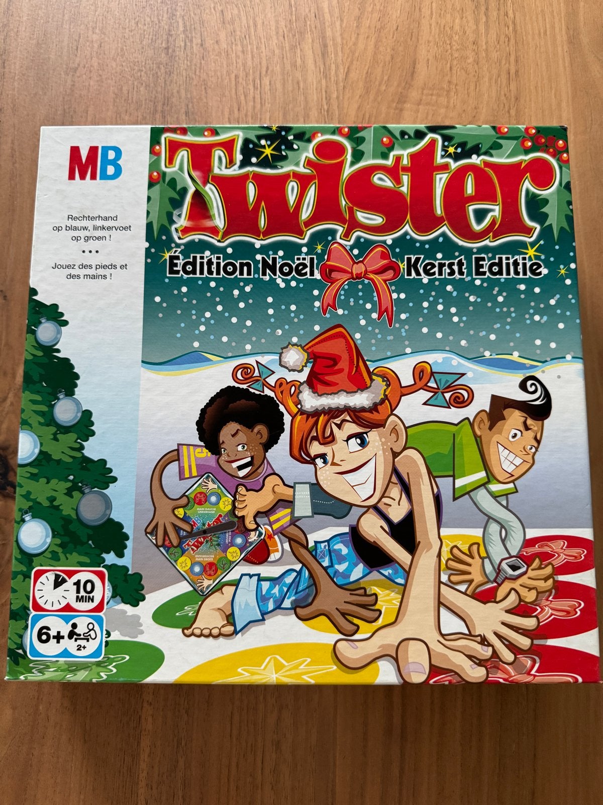 Twister Kerst Editie - Feestelijk Draai- en Balansspel, Drie of vier spelers, Ophalen of Verzenden, Zo goed als nieuw