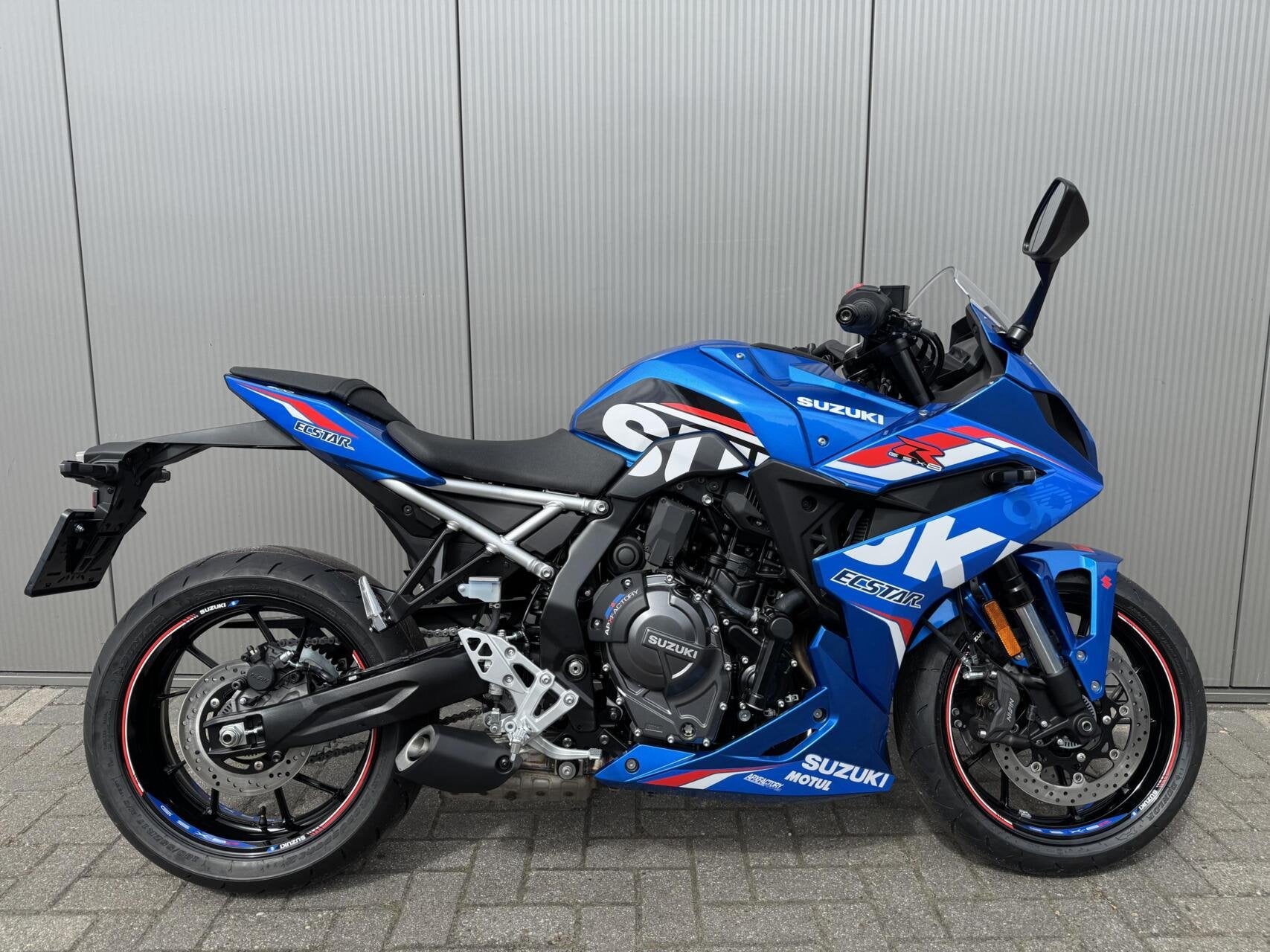Suzuki GSX-8R, Bedrijf, Sport, 776 cc, 12 t/m 35 kW
