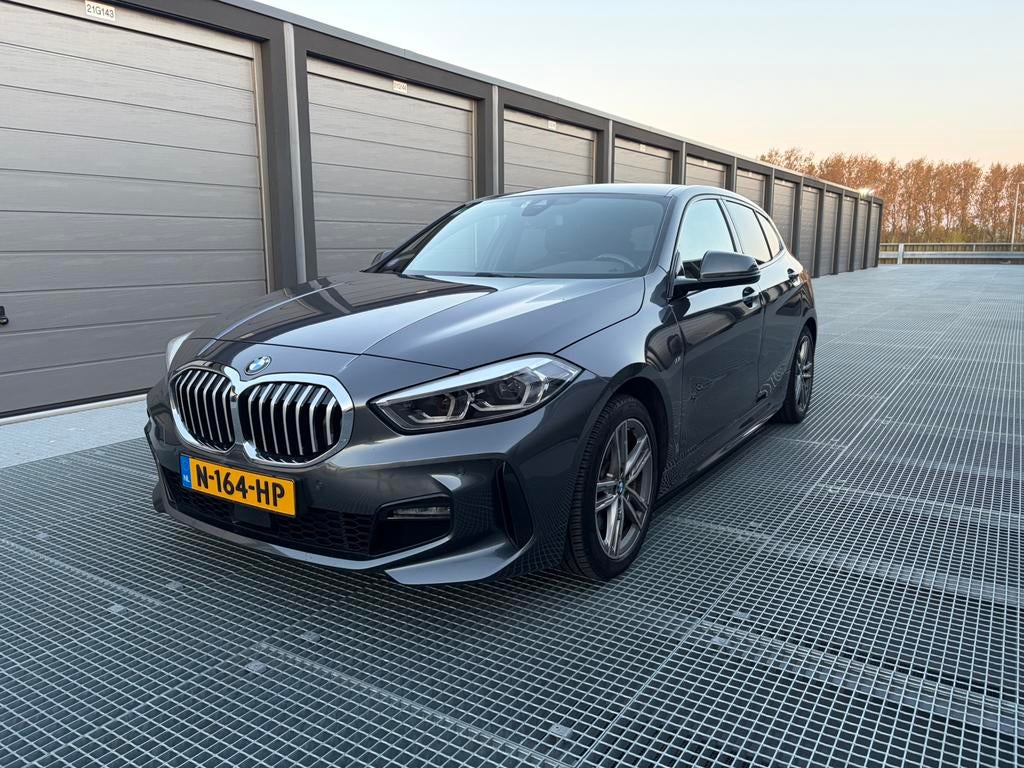 BMW 1-serie 118i M-Sport | Automaat | Dealer onderhouden, Auto's, BMW, 136 pk, 1295 kg, Particulier, 3 cilinders