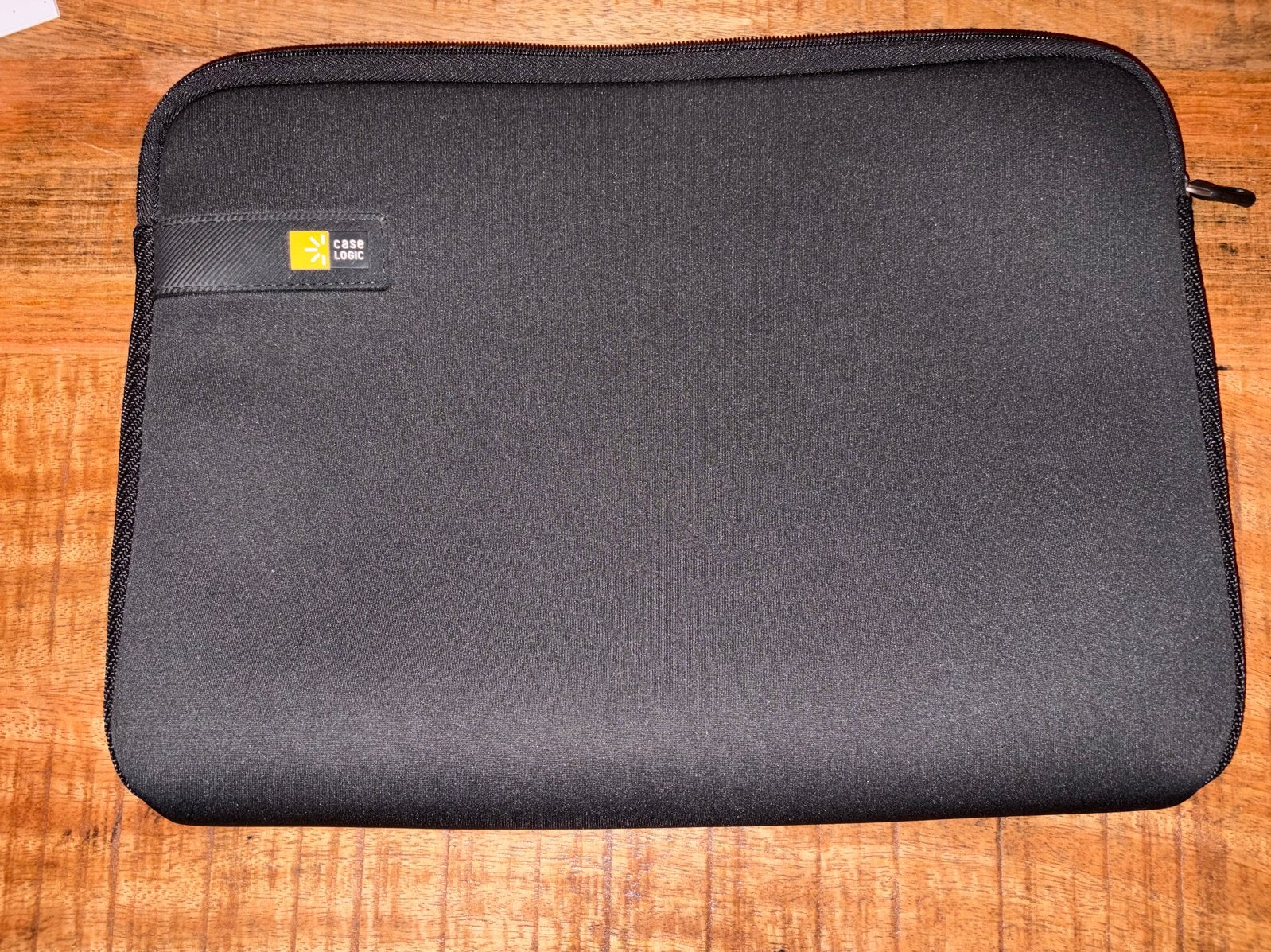 Case Logic laptophoes 15 inch - Zwart, Computers en Software, Ophalen of Verzenden, 15 inch, Zo goed als nieuw