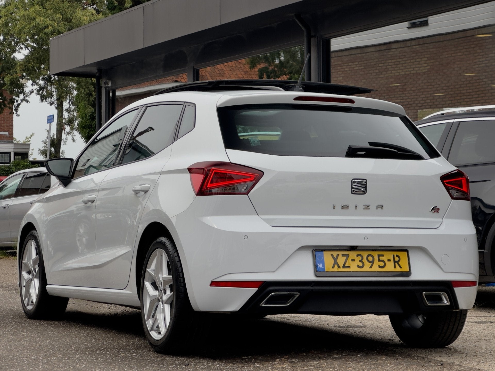 SEAT Ibiza 1.0TSI FR INTENSE PANODAK SPORT-INT NAVI CAMERA A, Auto's, Seat, Voorwielaandrijving, Dealer onderhouden, Euro 6, Origineel Nederlands