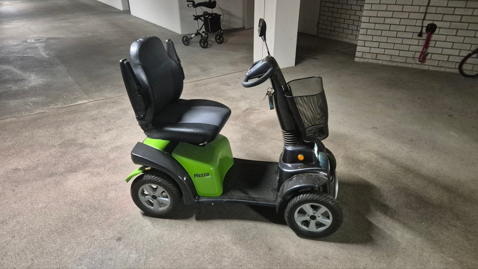 Scootmobiel Life and mobility Mezzo 4 (1506km), Ophalen, Life and Mobility, Zo goed als nieuw, 16 km/u of meer