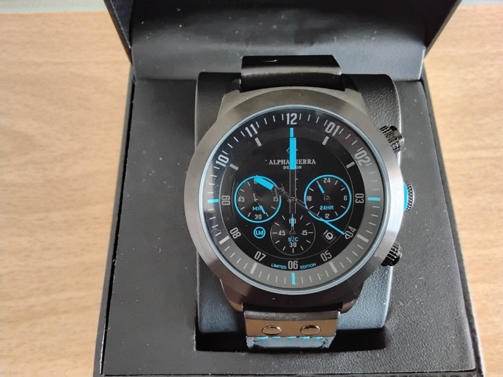 Alpha Sierra Defcon Limited Edition herenhorloge  LGM36BL, Leer, Polshorloge, Zo goed als nieuw, Ophalen
