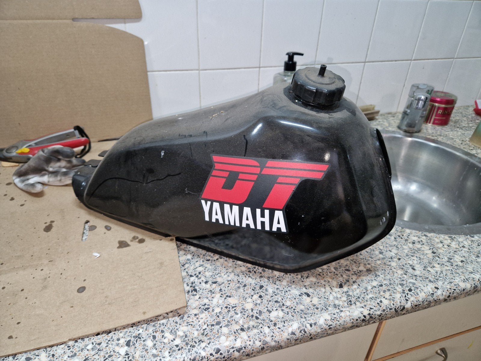 Yamaha DT tanks, Ophalen of Verzenden