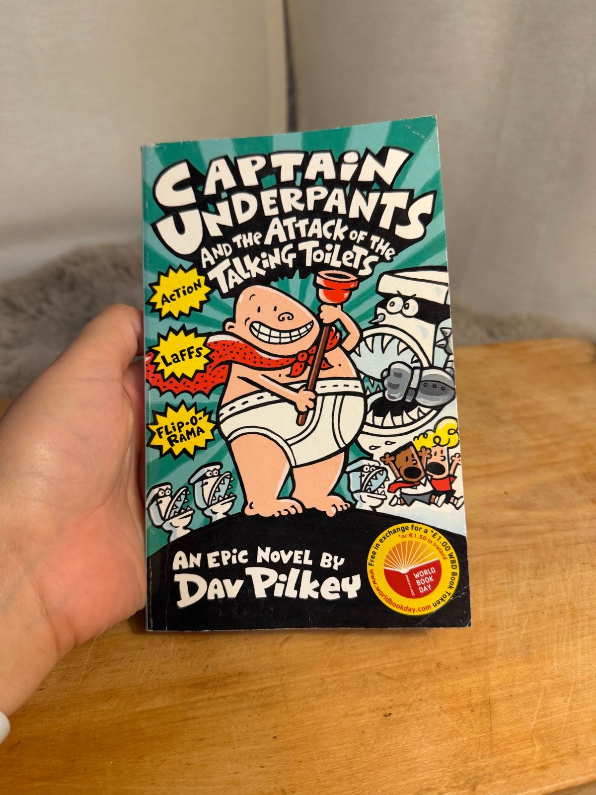 Captain Underpants en de aanval van de pratende toiletten, Ophalen of Verzenden, Gelezen, Fictie algemeen
