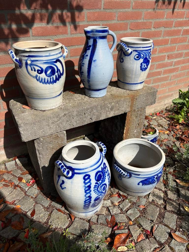 Keulse potten en kruik, Ophalen