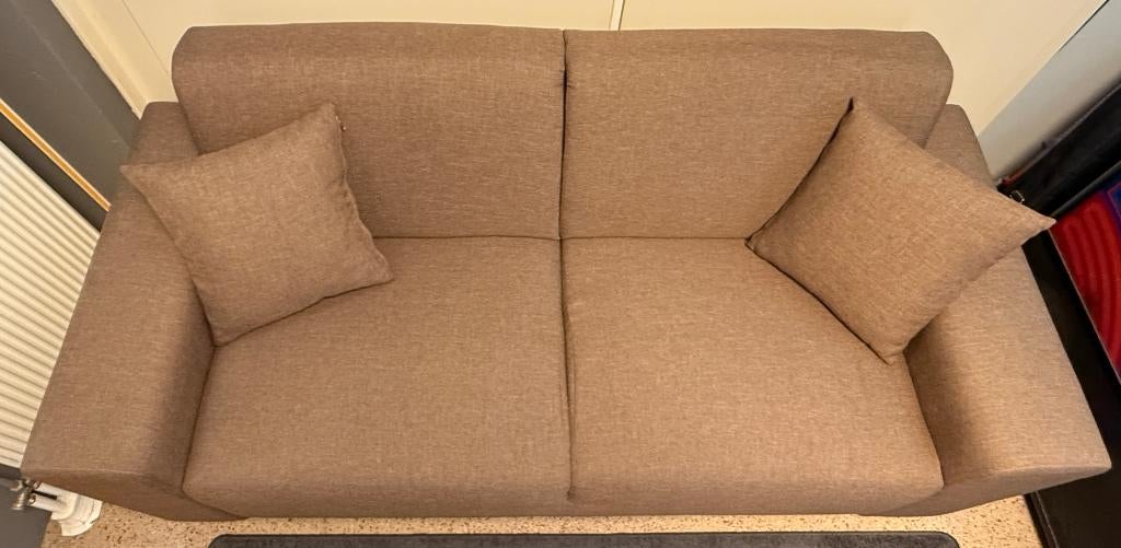 2.5-zits bruine bank – goede staat + 2 kussens, Huis en Inrichting, Banken | Bankstellen, Ophalen, Stof, 150 tot 200 cm, Tweepersoons