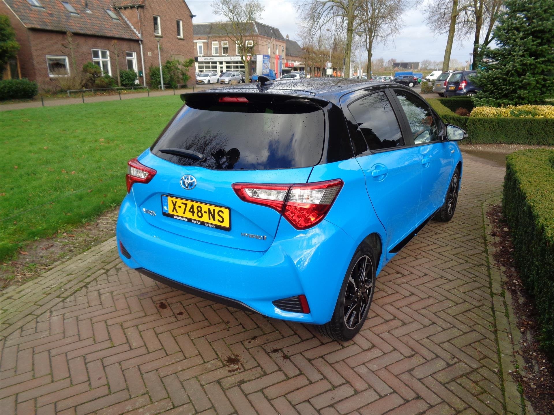 TOYOTA Yaris 1.5 Hybrid 100pk 5D CVT SkyBlue Edition, rijkla, Auto's, Dealer onderhouden, Gebruikt, 4 cilinders, Blauw