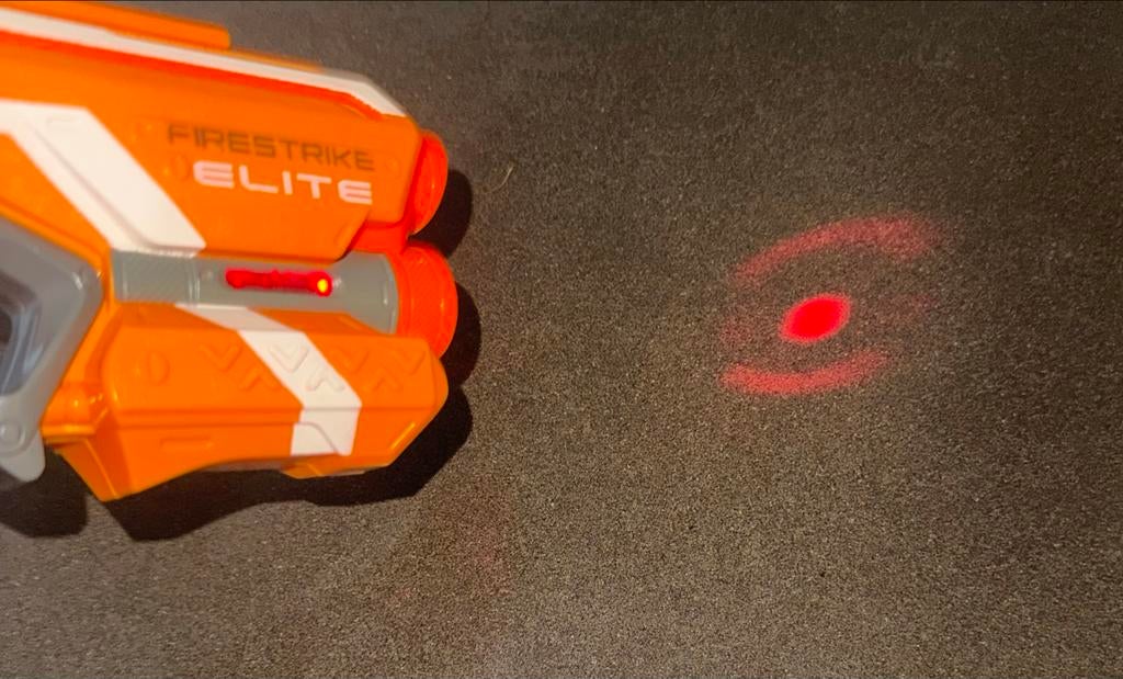 Nerf N-Strike Elite Firestrike Blaster met Laser, Ophalen, Zo goed als nieuw, Jongen of Meisje