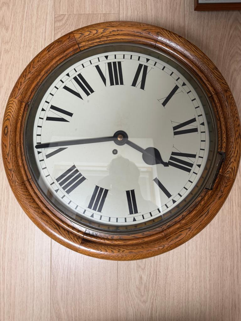 Originele Engelse stationsklok - 50 cm doorsnee, Ophalen