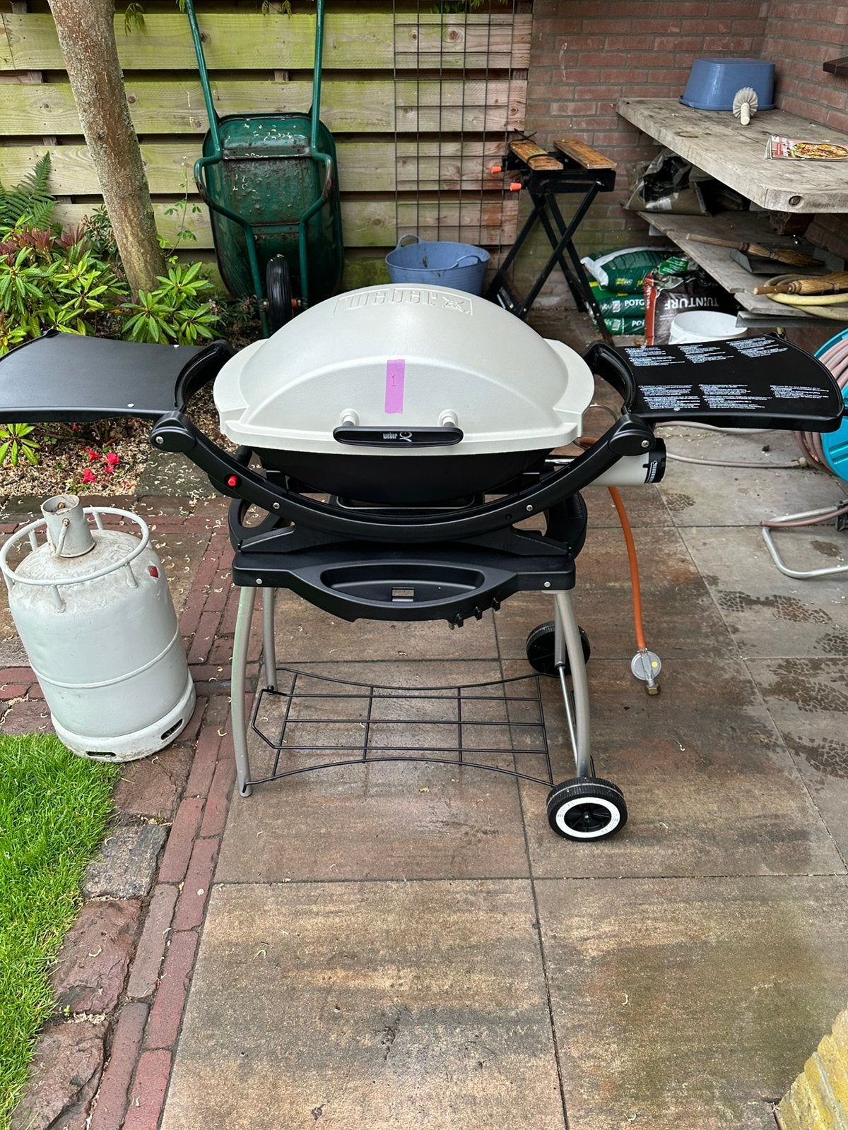Weber q 200 gasbarbeque, Ophalen