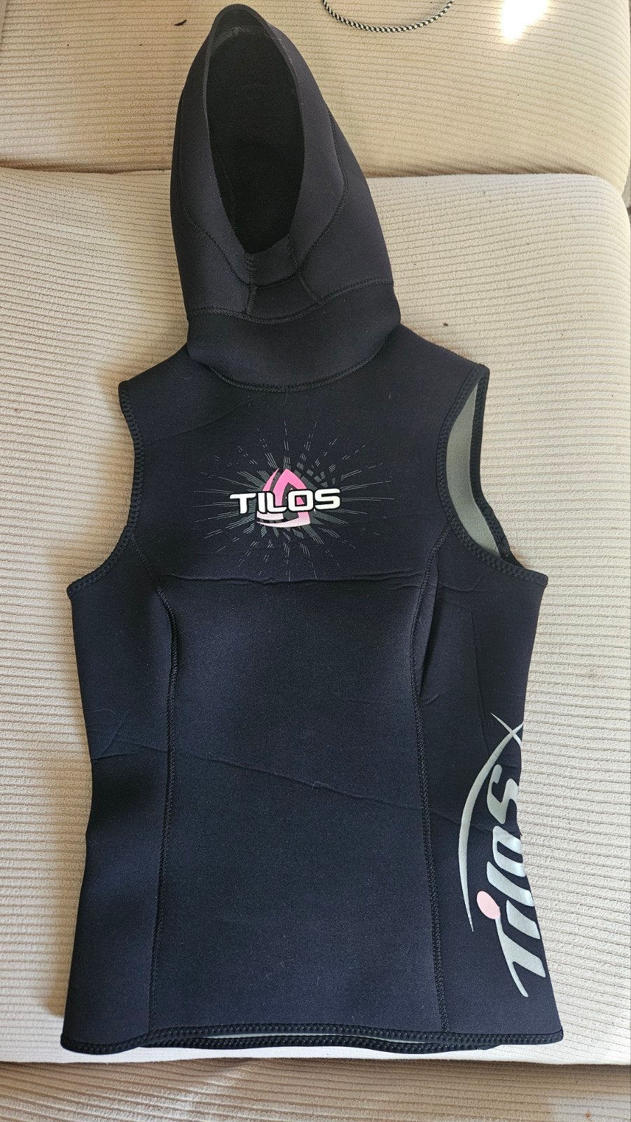 Tilos duikvest met capuchon - Maat M, Ophalen of Verzenden, Zo goed als nieuw, Duikpak