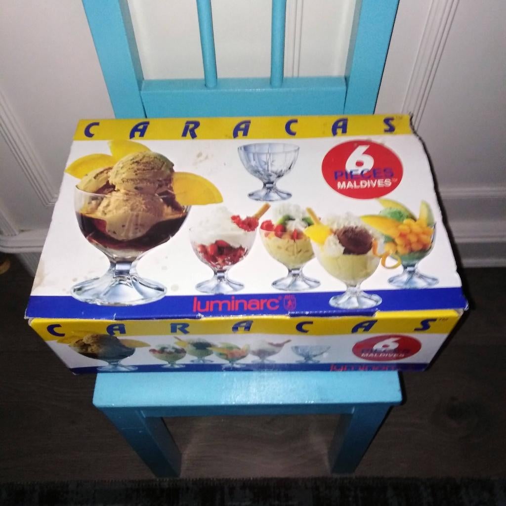 6 ijscoupes Luminarc Caracas Maldives in doos, Huis en Inrichting, Keuken | Servies, Zo goed als nieuw, Glas of Glazen, Overige stijlen