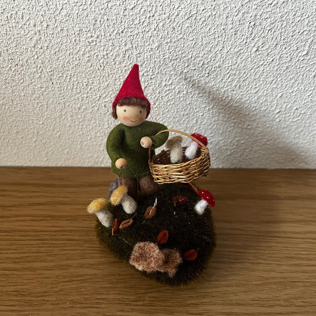 Paddenstoel-pluk-kabouter van vilt, Ophalen of Verzenden, Nieuw, Figuurtje(s)
