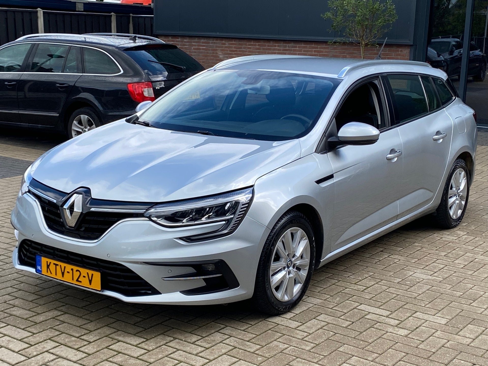 Renault Mégane Estate 1.6 E-Tech Plug-In Hybrid CAMERA LED, Dealer onderhouden, Gebruikt, 4 cilinders, 91 pk