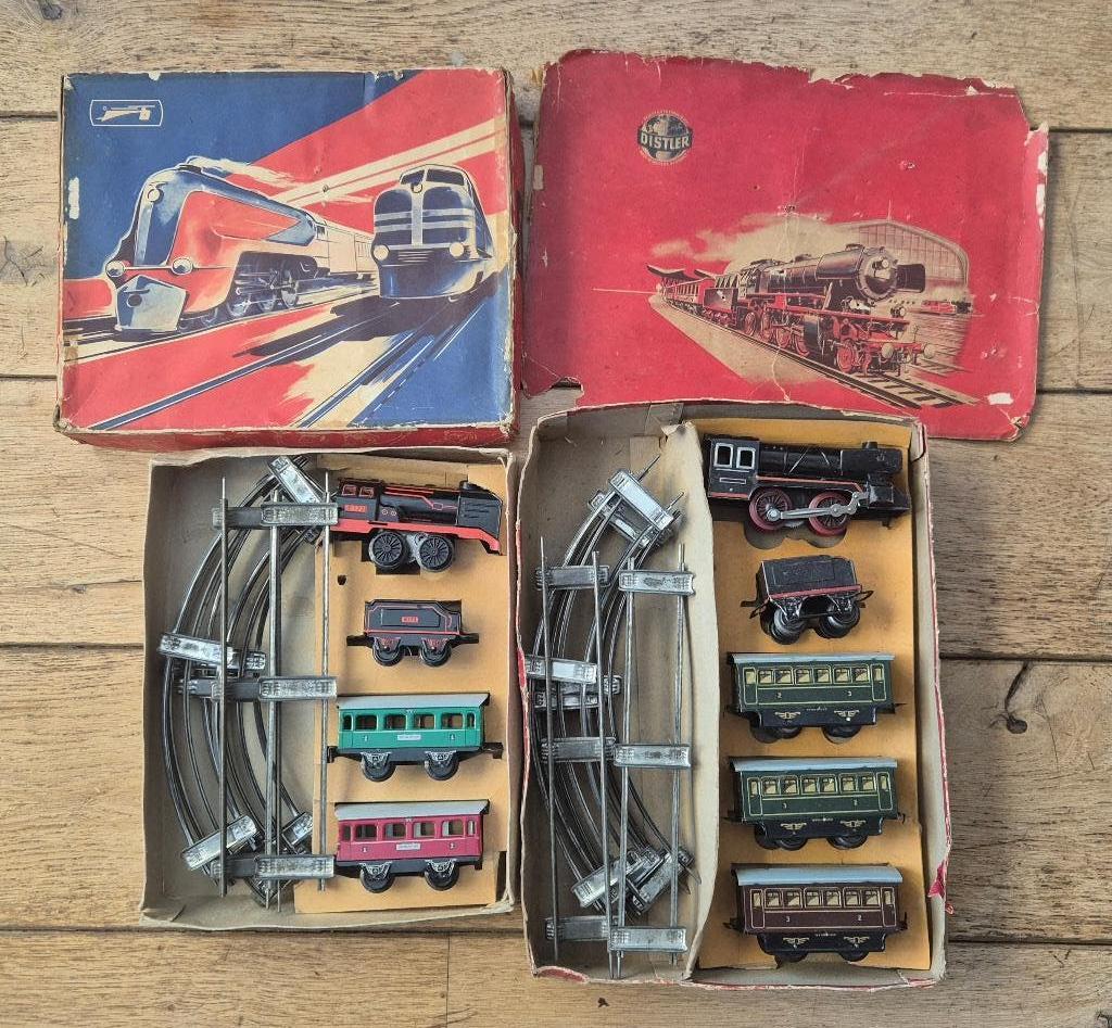 Treinset met Distler locomotief en wagons, vintage, spoor 0, Overige merken, Gelijkstroom of Wisselstroom, Ophalen of Verzenden