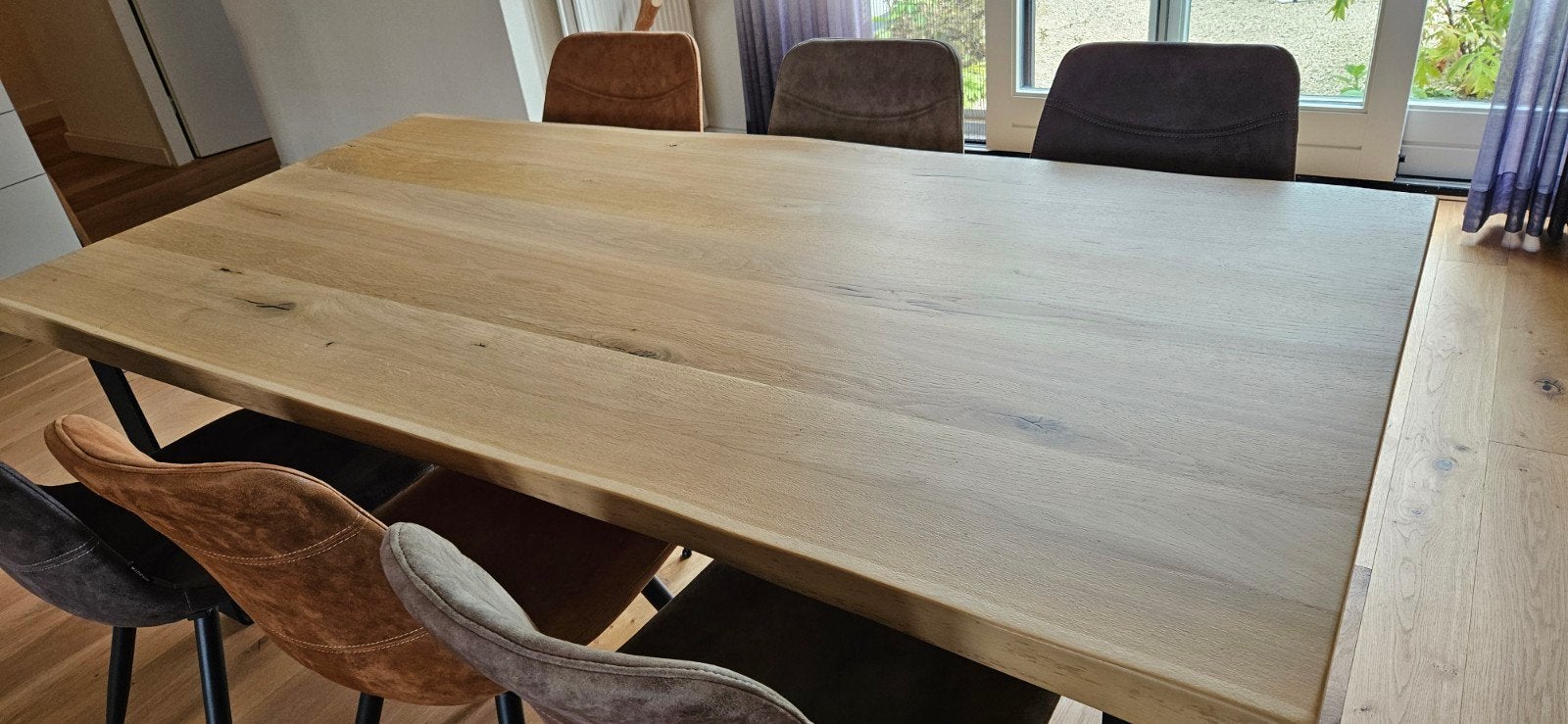 Foto 7 van boomstam eiken eettafel 200x100  (6p)