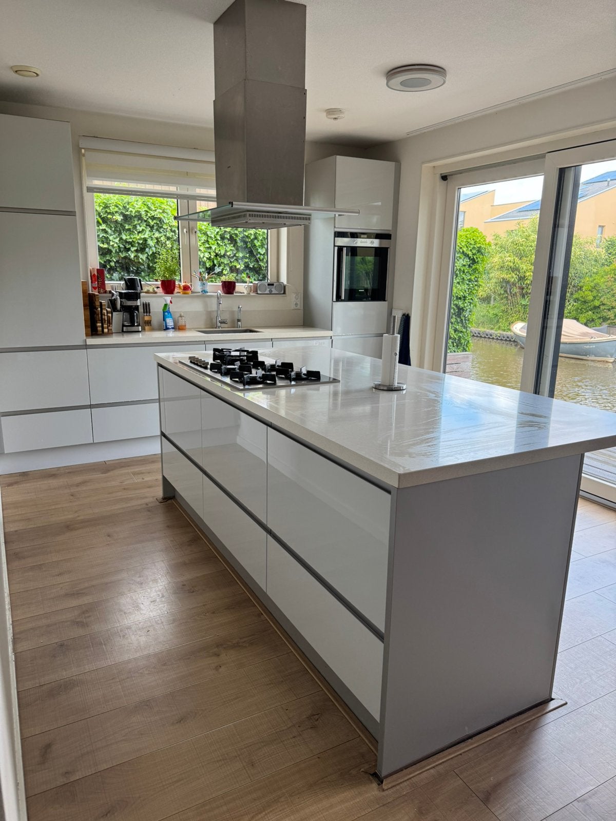 Keuken, met Eiland, Quooker en div inbouw apparatuur, Ophalen, Gebruikt, Overige typen, Graniet of Steen