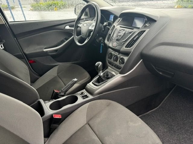 Ford FOCUS Wagon 1.6 TDCI Trend Airco,Navigatie EXPORT PRIJS, Auto's, Ford, Euro 5, Stof, Gebruikt, 4 cilinders