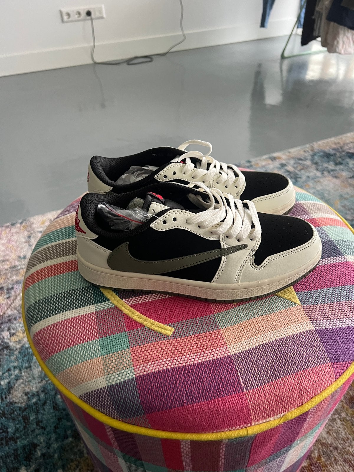 Nike X Travis Scott Dunks, Ophalen of Verzenden, Nieuw, Zwart, Sneakers of Gympen