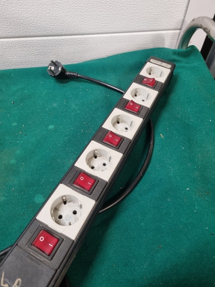 stekkerdoos voor 5 stekkers, Ophalen of Verzenden, 'T Olde Gre-j, Info@toldegrej.nl, Endepoelstraat 20f Didam