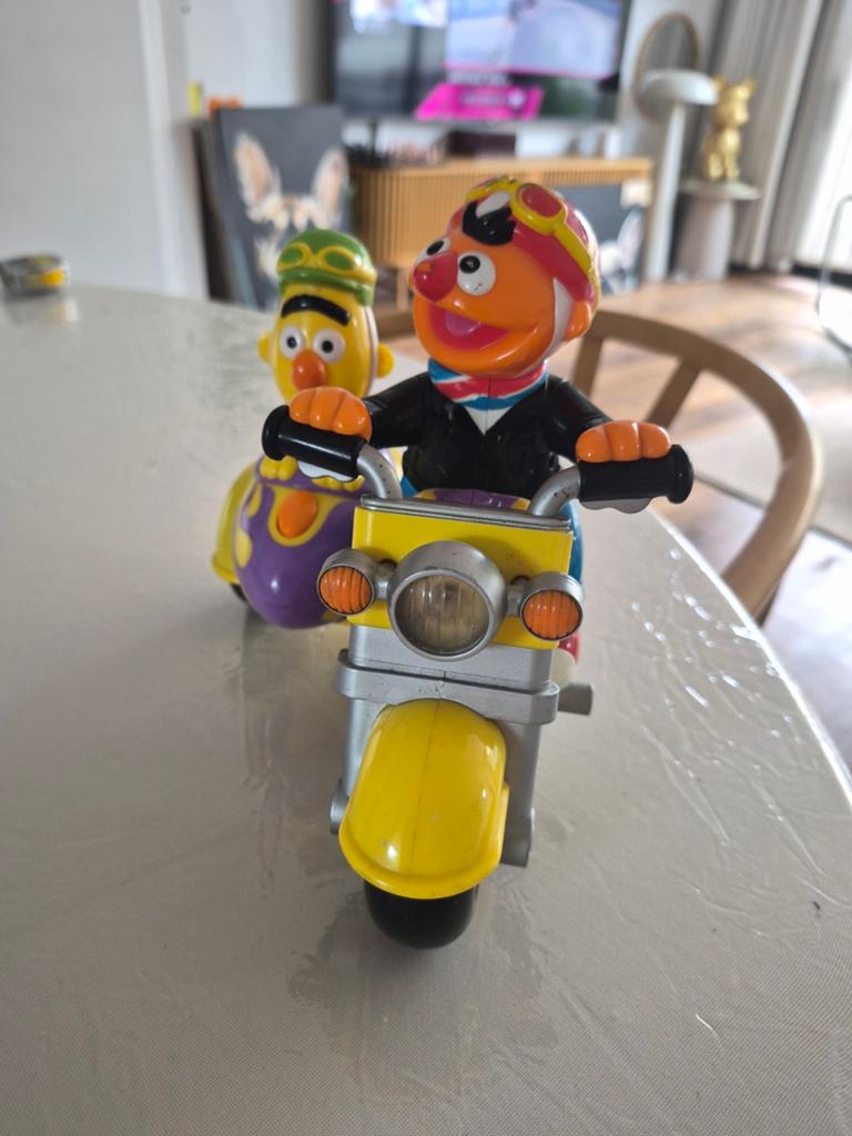 Mattel Bert & Ernie pratende motor met zijspan, Ophalen of Verzenden
