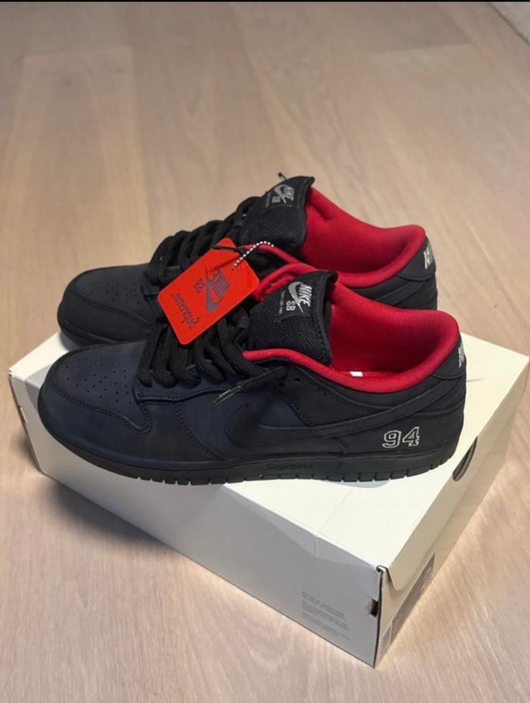 Nike SB Dunk Low Pro Supreme '94, Ophalen of Verzenden, Zo goed als nieuw, Zwart, Sneakers of Gympen