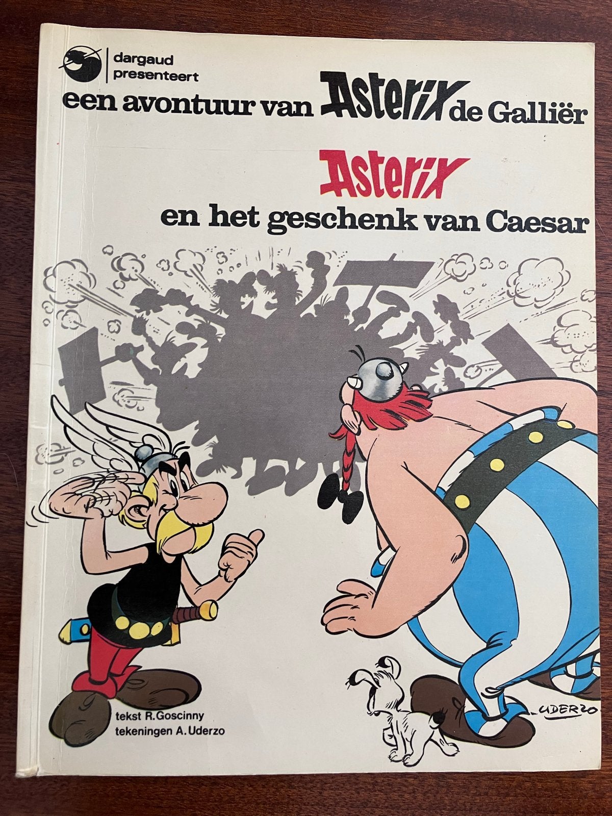 Asterix en Obelix en het geschenk van Caesar stripboek, Eén stripboek, Ophalen of Verzenden, Gelezen