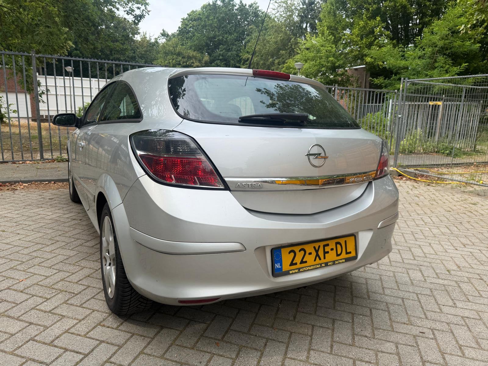 Opel Astra 1.6 16V GTC 2007 Grijs, Auto's, Opel, Particulier, Astra, ABS, Airbags, Airconditioning, Boordcomputer, Centrale vergrendeling