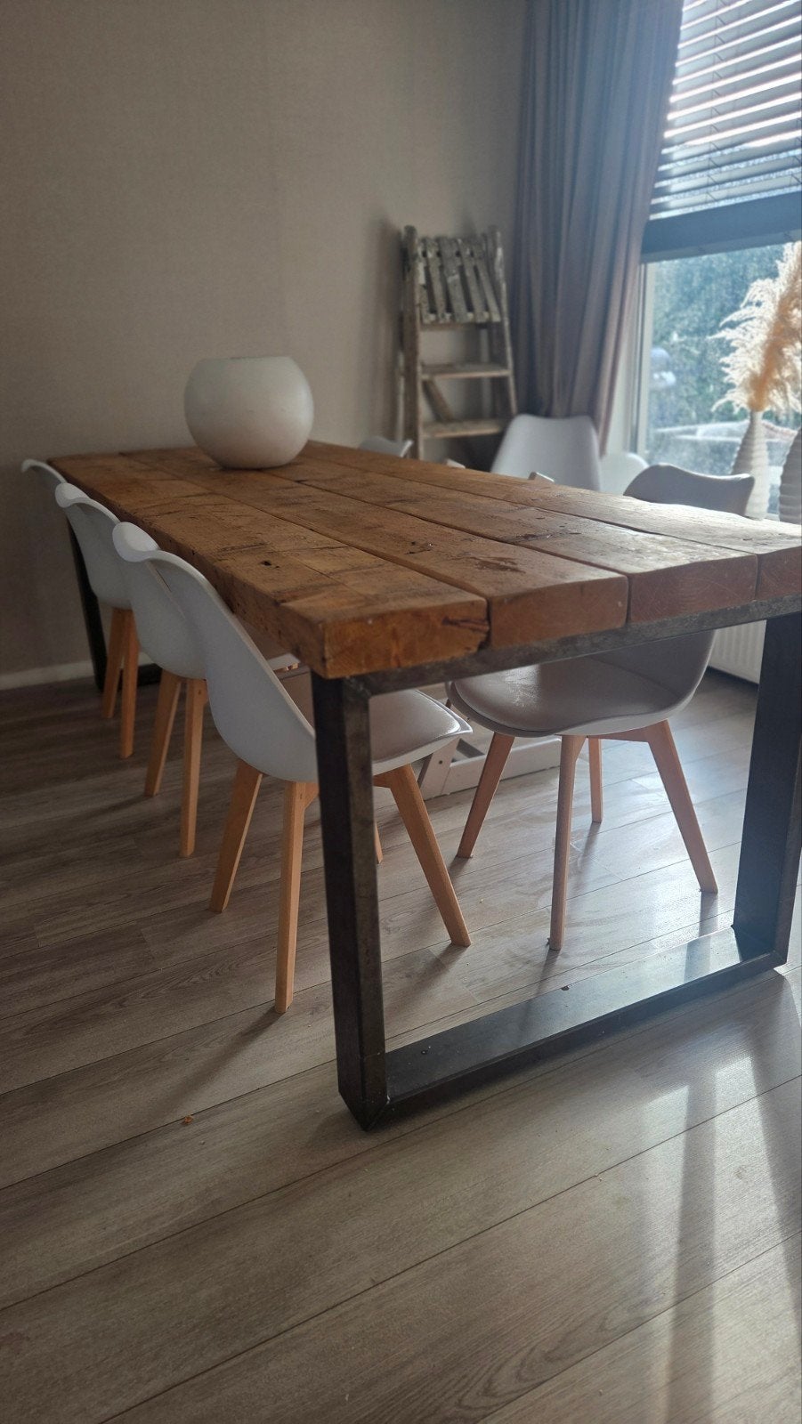 Robuuste eettafel van oude stationplanken met stalen poten, Gebruikt, Robuust, stoer, 200 cm of meer, 50 tot 100 cm