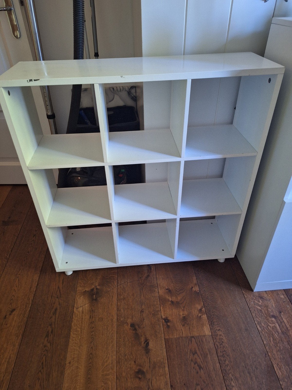 Witte vakkenkast 30x90x90 - Gebruikt met beschadigingen, Ophalen