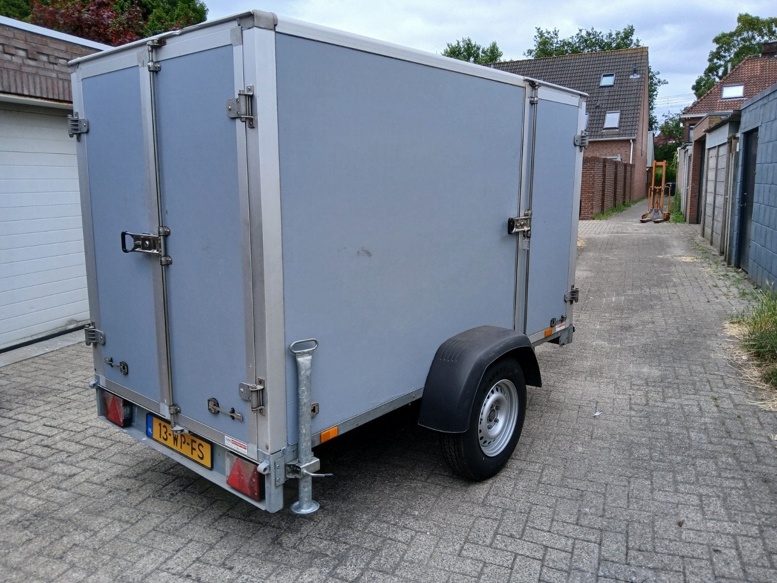 GESLOTEN SARIS GEREMD BJ 2016, Ophalen