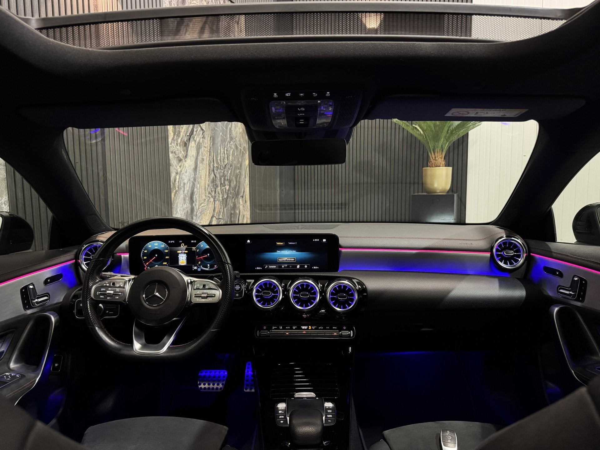 Mercedes-Benz CLA-klasse 200 Launch Ed AMG 45 PACK|PANO|SFEE, Gebruikt, 4 cilinders, 715 kg, Origineel Nederlands