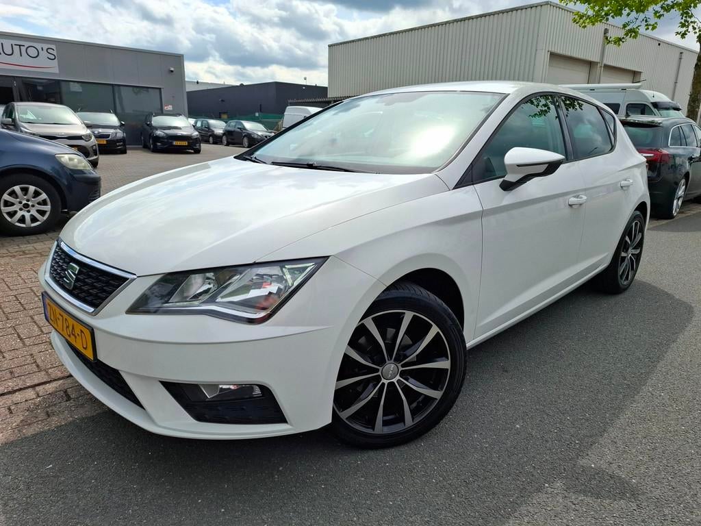 Seat Leon 1.2 TSI Style Business CLIMA/CRUISE/TREKHAAK!, Voorwielaandrijving, Stof, Gebruikt, Euro 6