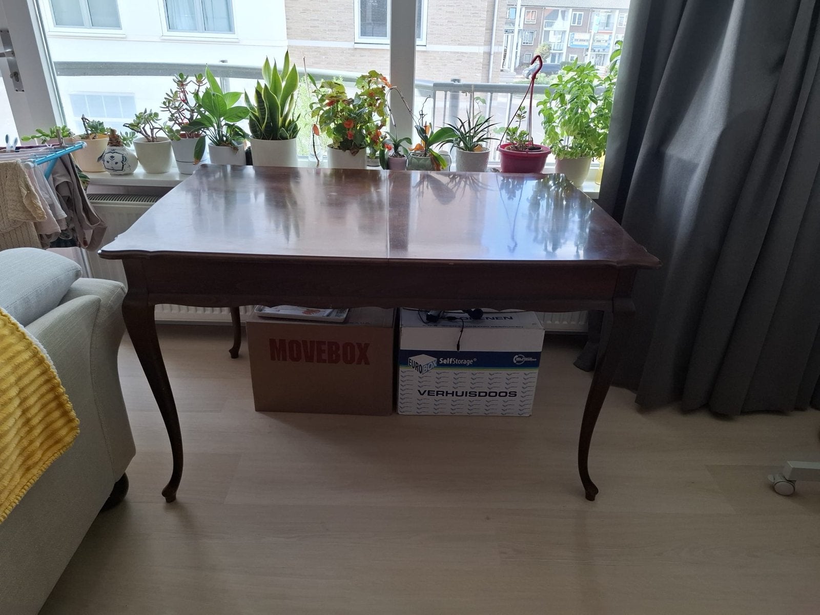Uitschuifbare antieke eettafel met gebruikssporen, Ophalen