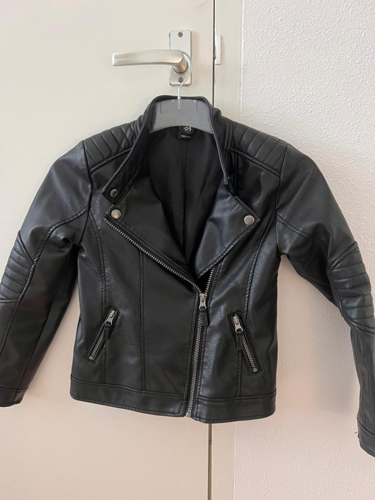 Stoere zwarte leren kinderjas maat 134/140, Ophalen of Verzenden, Zo goed als nieuw, Jongen of Meisje, Jas